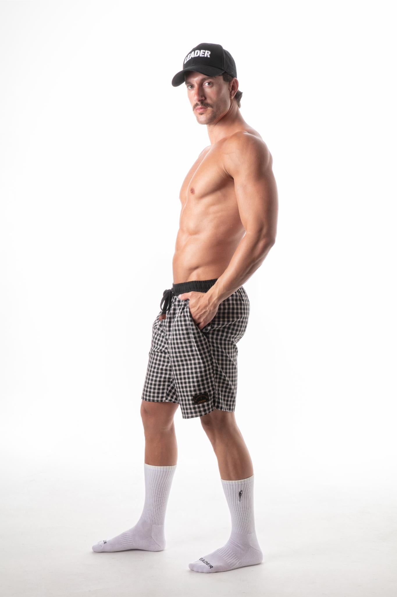 Globetrotter Check Shorts Black