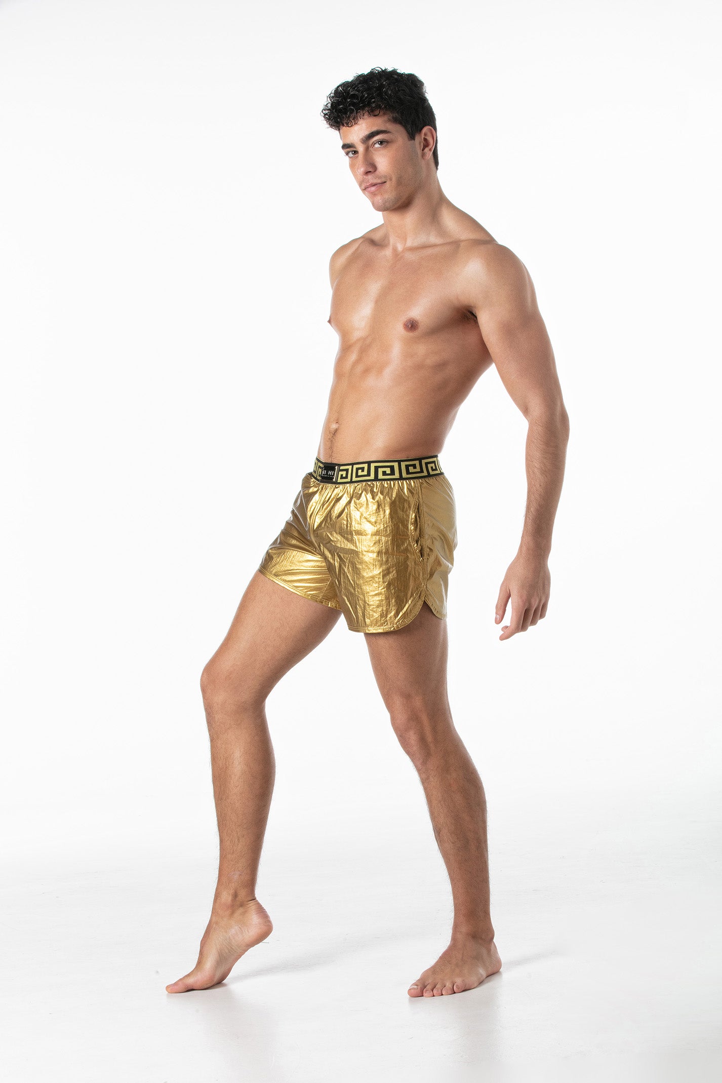 Invictus Party Shorts Black Gold